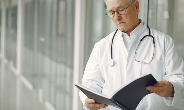 Mixed Reality and AI for Safer Surgeries